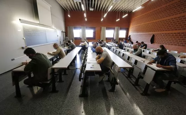 Aidmur impugna la Oferta Pública de Empleo y pide la suspensión de la convocatoria de oposiciones de Primaria