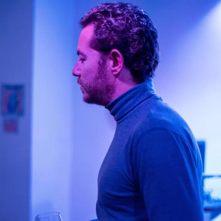 Alberto Caride recita este lunes poemas de 'El síndrome de Guillain-Barré' en los 'Lunes Literarios'