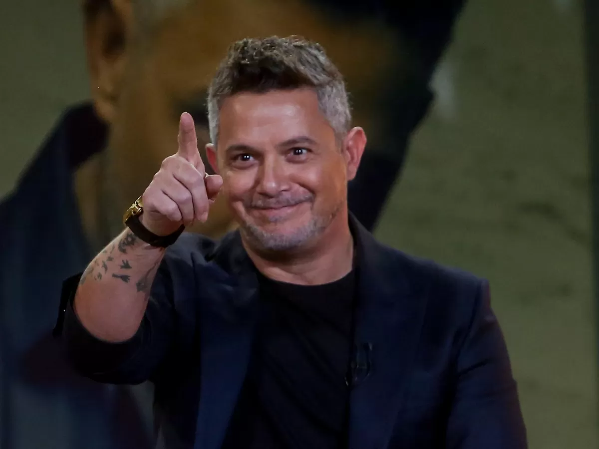 Alejandro Sanz descarta cancelar su gira: 'No termina de llegar luz pero se ha despertado una luciérnaga en mi pecho'