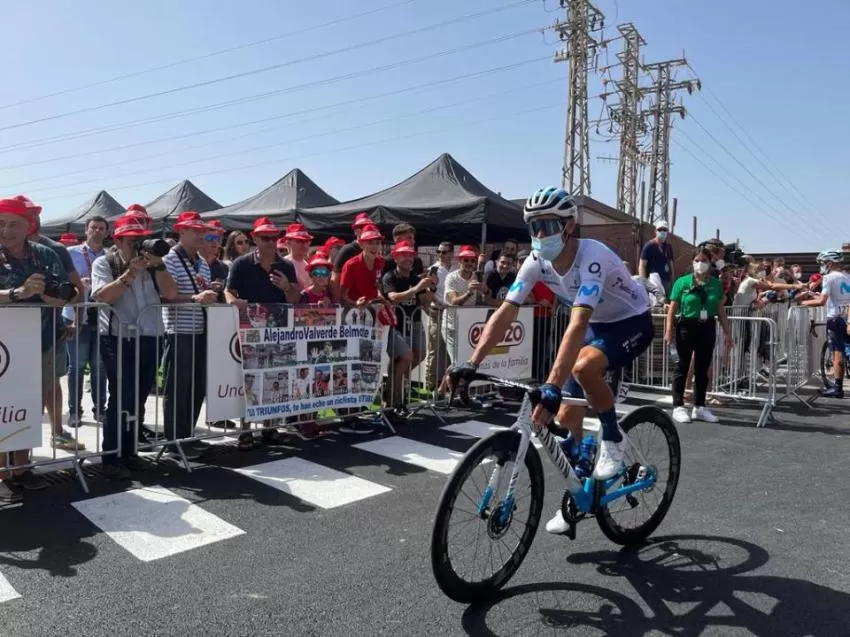 Alejandro Valverde, homenajeado en su última salida desde Murcia en La Vuelta
