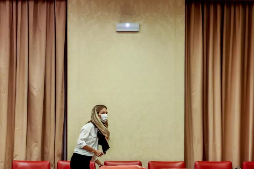 Álvarez de Toledo acusa a Casado de confundir el "divismo" con el "liderazgo" al señalar que no caben solistas en el PP