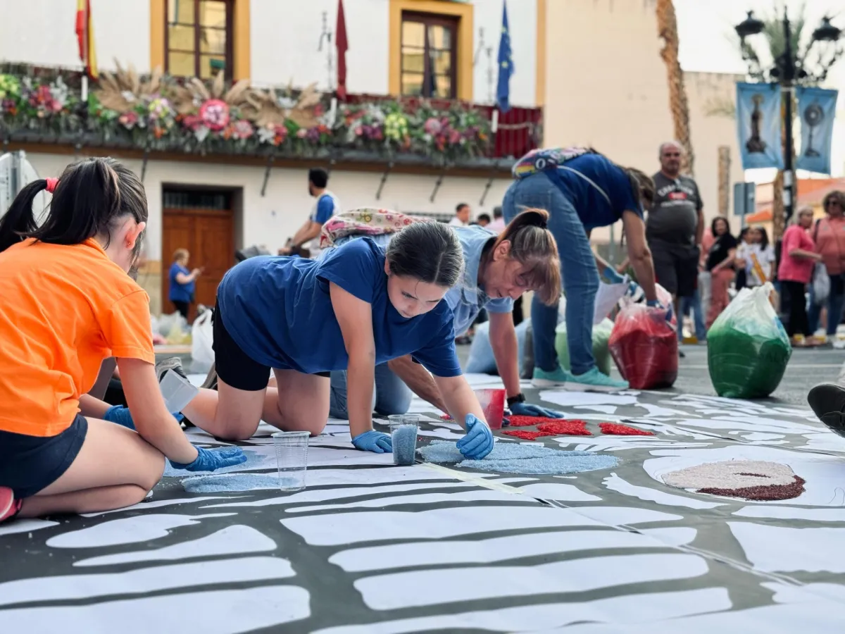 Archena se convierte en el epicentro del arte efímero con sus coloridas alfombras de sal