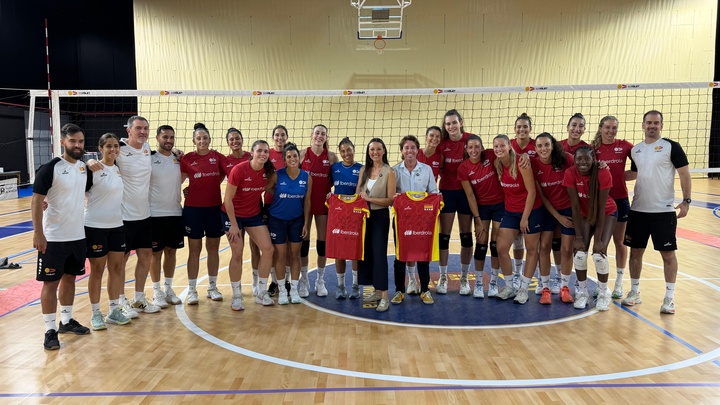 Arranca en el CAR Región de Murcia el campus de baloncesto que promueve la internacional murciana Laura
