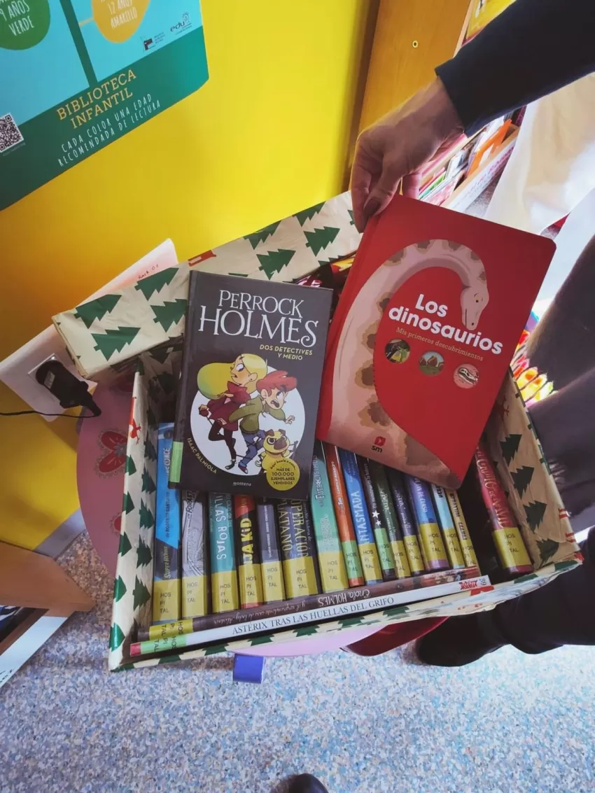 Ayuntamiento de Lorca aumenta los fondos de la extensión bibliotecaria del Área de Pediatría del hospital Rafael Méndez