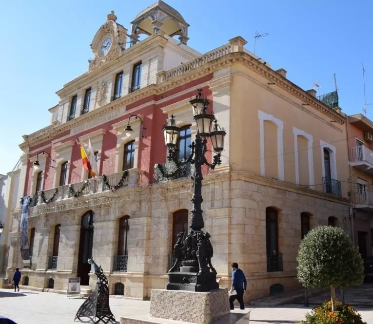 Ayuntamiento de Mazarrón pide más efectivos de Guardia Civil en el municipio tras el fallecimiento de un joven apuñalado