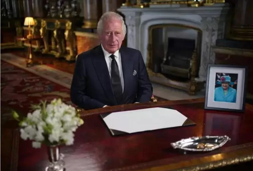 Carlos III es proclamado formalmente como nuevo rey de Inglaterra
