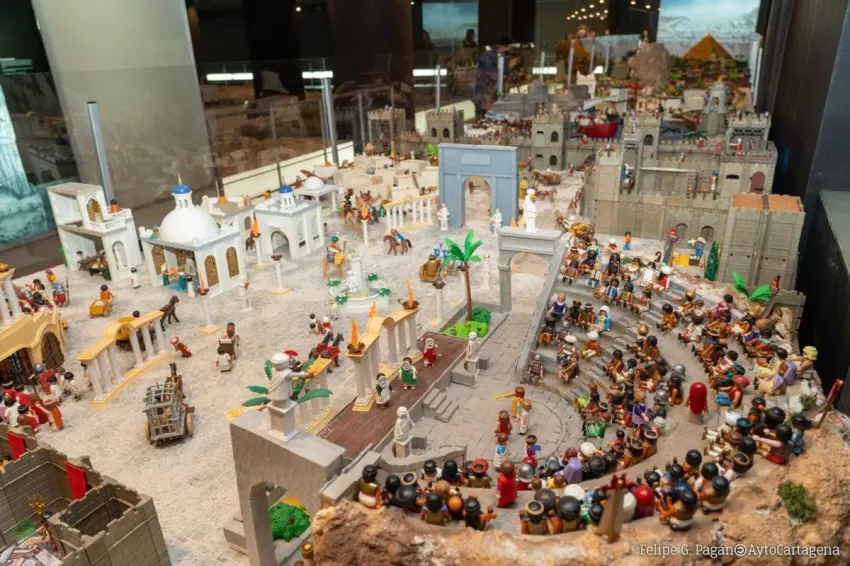 Cartagena Puerto de Culturas anima a visitar el Belén de 'clicks' esta Navidad en el Augusteum