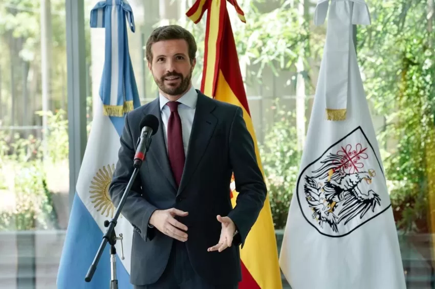 Casado exige a Sánchez un marco nacional para vacunar a los niños y que no se "esconda" detrás de las CCAA