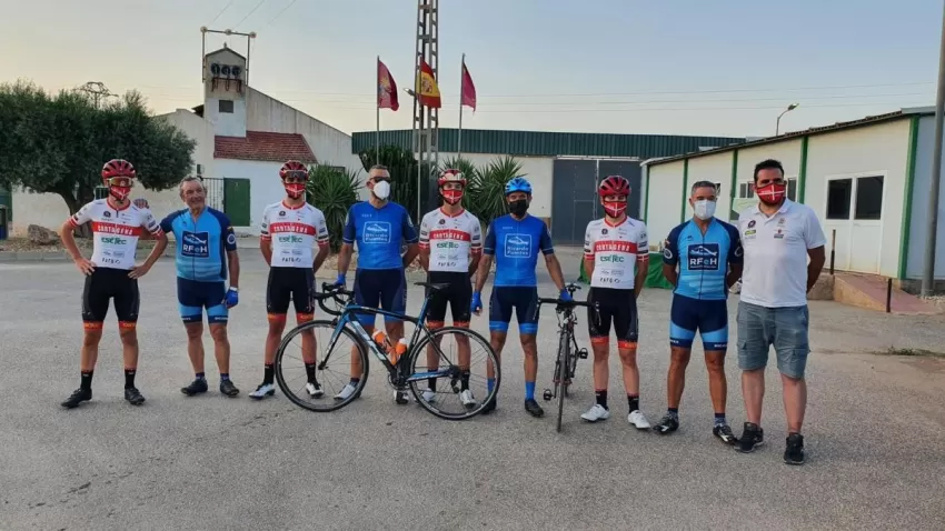 Casi 700 kilómetros y 27 horas encima de la bici para completar el Reto Región de Murcia Capital Gastronómica