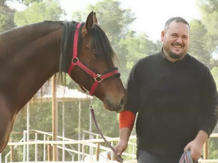 Centauro Quirón, la fundación que da una segunda oportunidad a caballos rescatados para trabajar en terapia