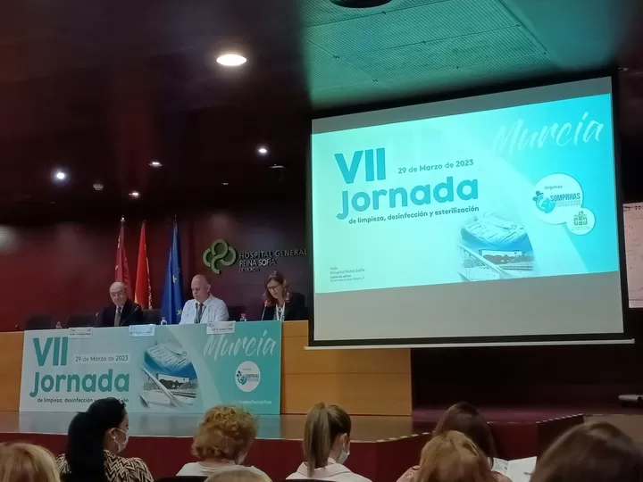 Cerca de 200 profesionales abordan los últimos avances en limpieza de material sanitario