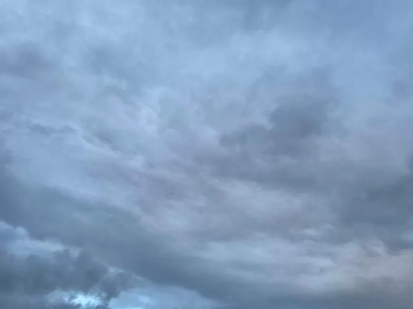 Cielos nubosos, con predominio de nubes bajas