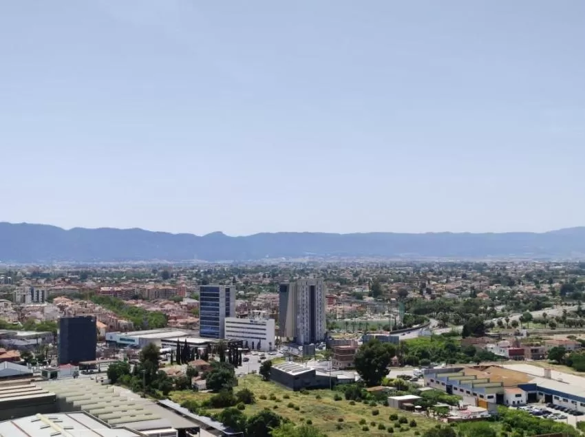 Cielos poco nubosos y temperaturas mínimas en descenso