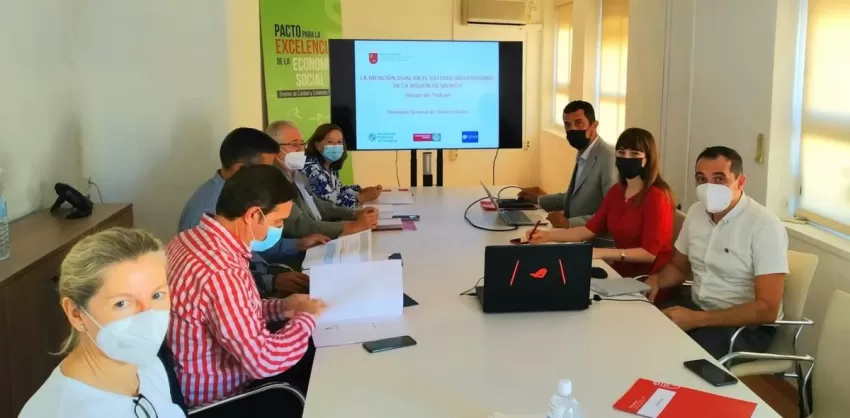 Comienzan las reuniones del grupo de trabajo que desarrollará la enseñanza dual universitaria en la Región