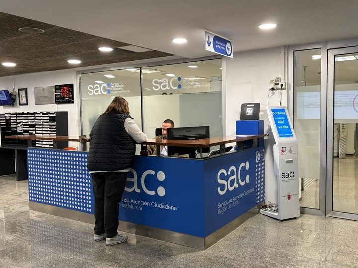 Cómo contactar con la Comunidad Autónoma de Murcia: teléfono 012, WhatsApp, Telegram y videollamada en un solo portal