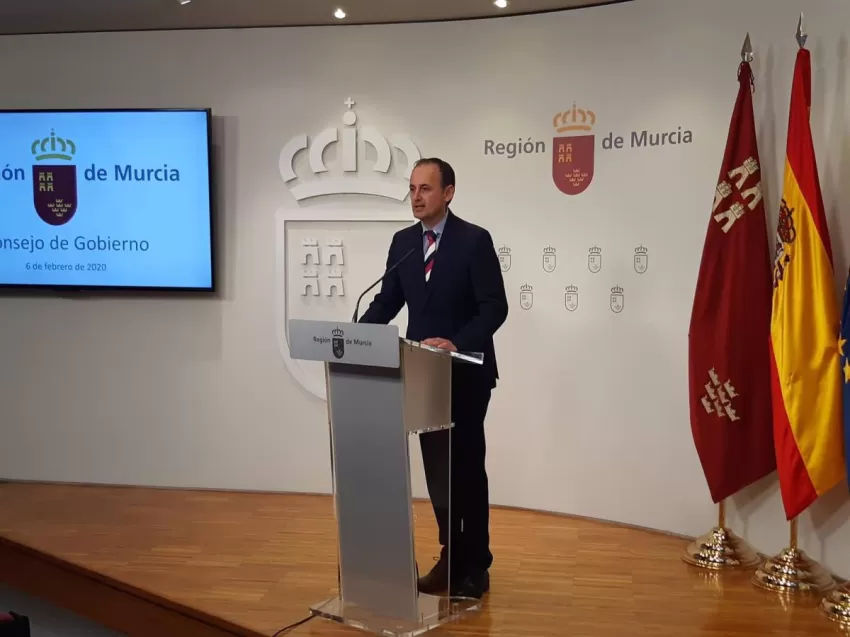 Comunidad advierte que 133.000 familias murcianas pagarían más al Estado por eliminar la tributación conjunta del IRPF