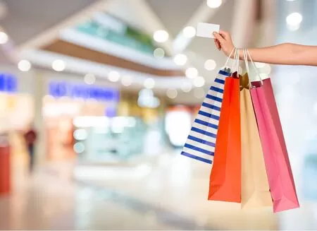 Consumo recomienda comprobar etiquetas, pedir el ticket y verificar la garantía de los productos comprados en rebajas