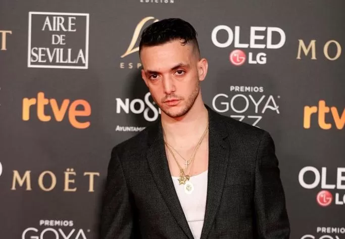 Críticas a C. Tangana por su última foto y lo comparan con Jesús Gil: “Misoginia pura”