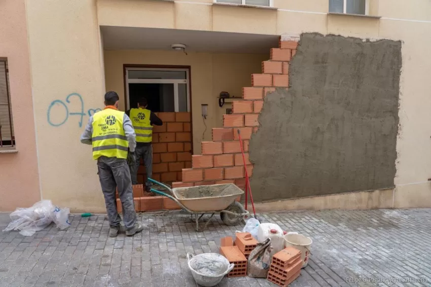 Desalojados los ocupantes de un edificio en el Barrio Universitario