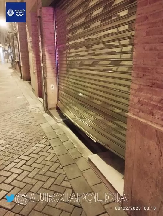 Detenido al ser sorprendido robando en una tienda de Murcia tras forzar la puerta
