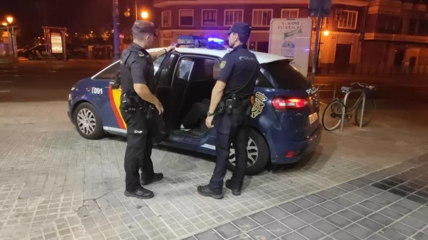 Detenido en Cartagena por clavar una botella de vidrio a su hermano en el abdomen