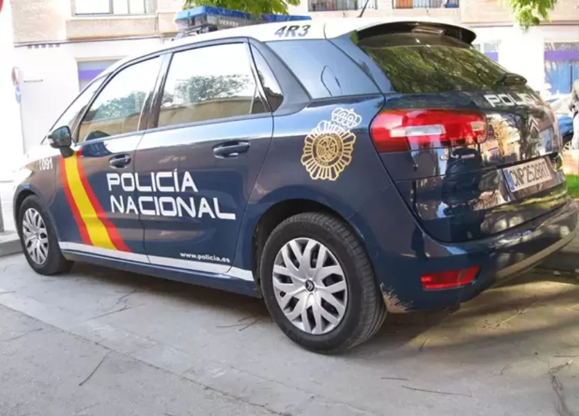 Detenido por intentar matar a su pareja y herir con un cuchillo al joven que la socorrió