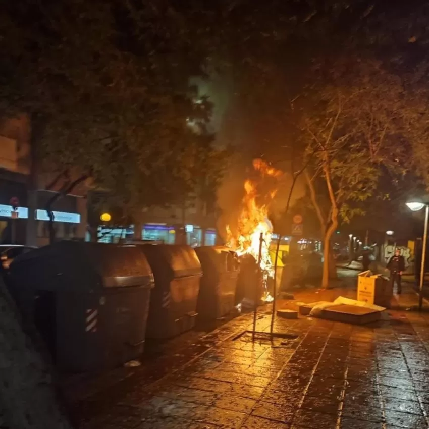 Detenido un hombre de 60 años por la quema de contenedores en El Infante y Santiago el Mayor