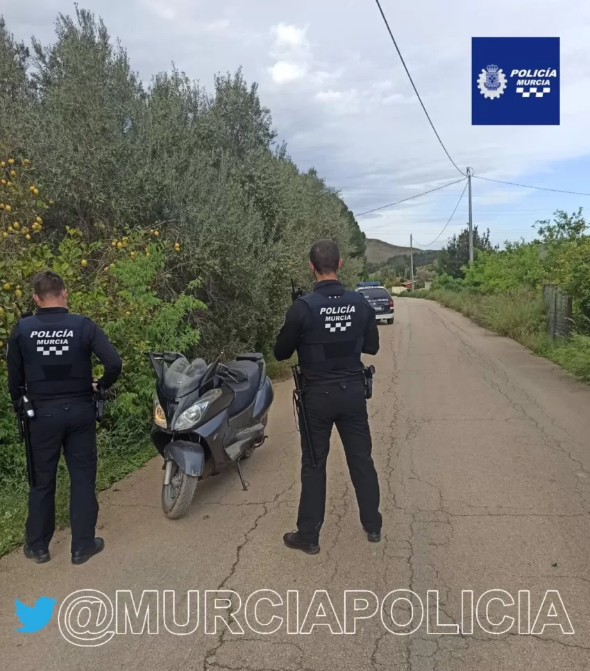 Detenidos 3 individuos por circular a bordo de una moto robada en Monteagudo
