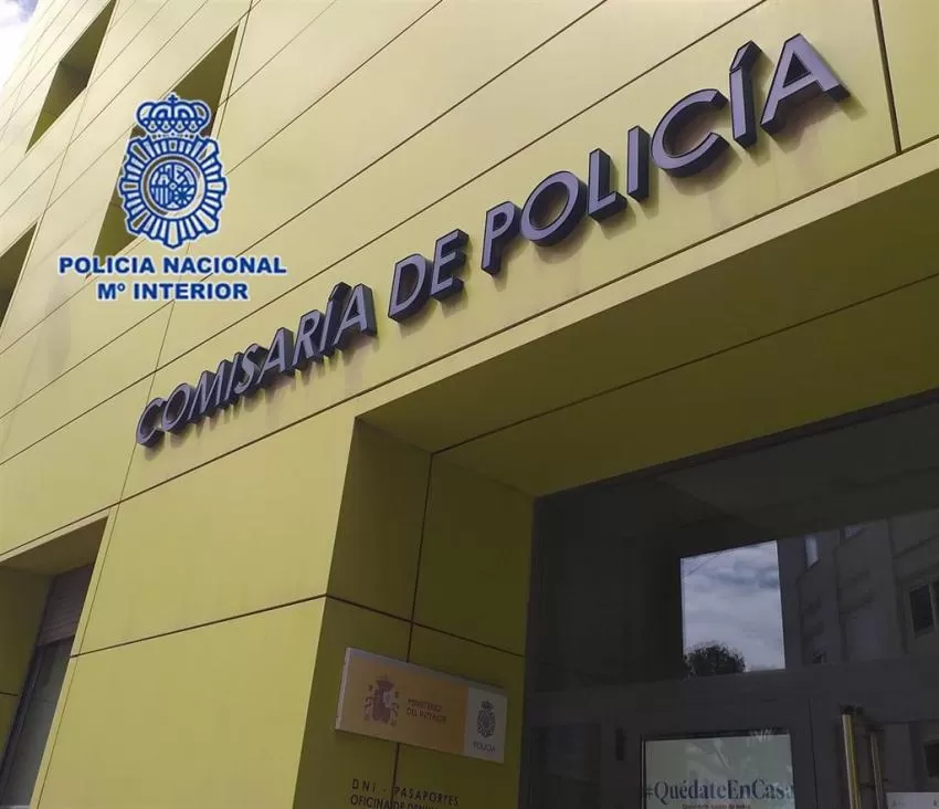 Detenidos dos individuos por intentar apuñalar a un Policía Nacional