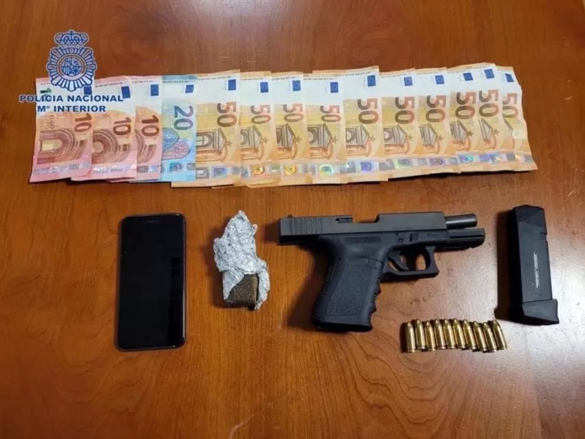 Detienen, tras una persecución en Murcia, a un hombre que portaba una pistola de nueve milímetros