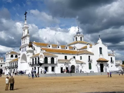 Muere un joven por un disparo en la cabeza en Huelva