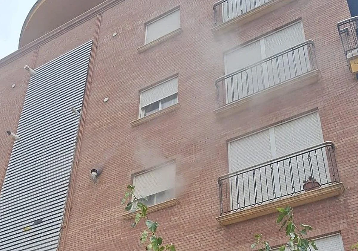Incendio en Jumilla deja a dos ancianos intoxicados, uno de ellos grave, y moviliza a los servicios de emergencia