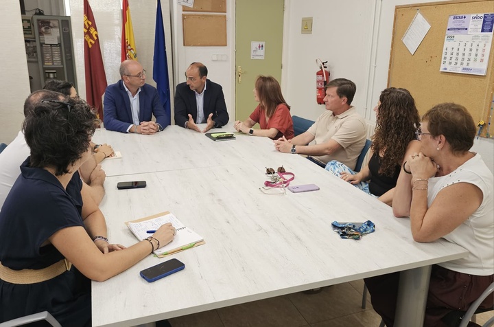 Educación trabaja en el refuerzo de la estructura del pabellón de Infantil del colegio Mariano Aroca de Murcia