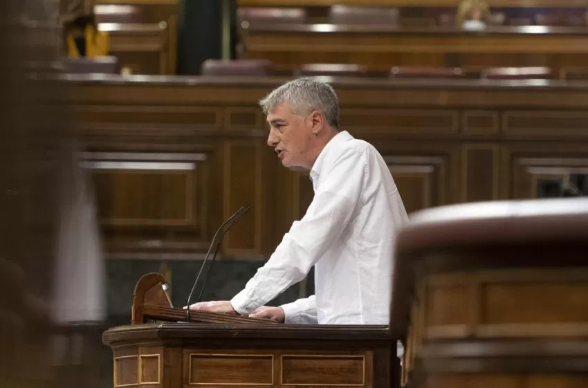 EH Bildu pide "hechos y no palabras" para apoyar los PGE y que se cumpla el acuerdo para derogar la reforma laboral