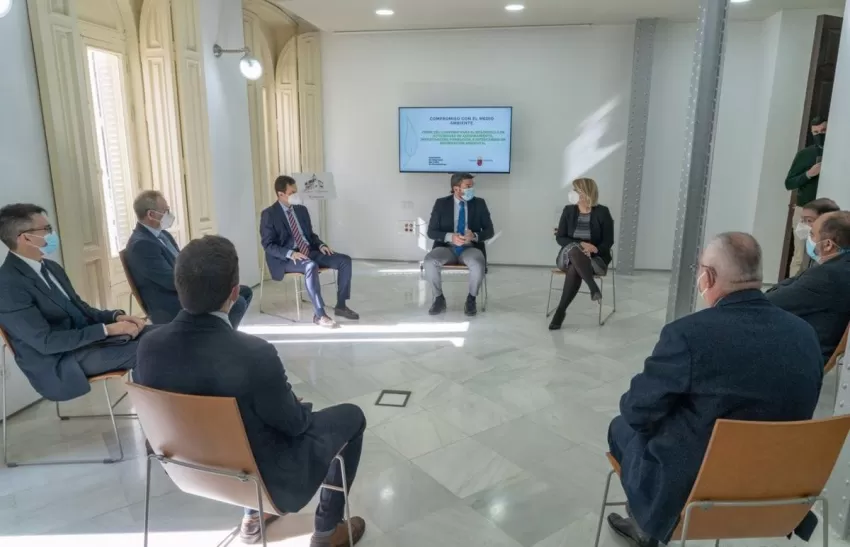 El Ayuntamiento de Cartagena apoya la transformación de las empresas del valle de Escombreras en materia ambiental
