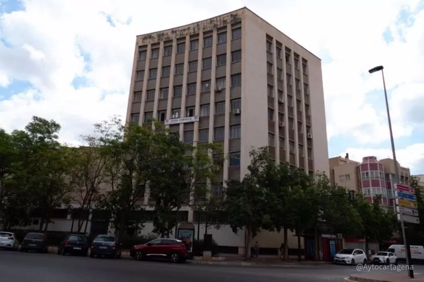 El Ayuntamiento de Cartagena insta al Ministerio de Trabajo a reparar el edificio de su propiedad en Plaza de España