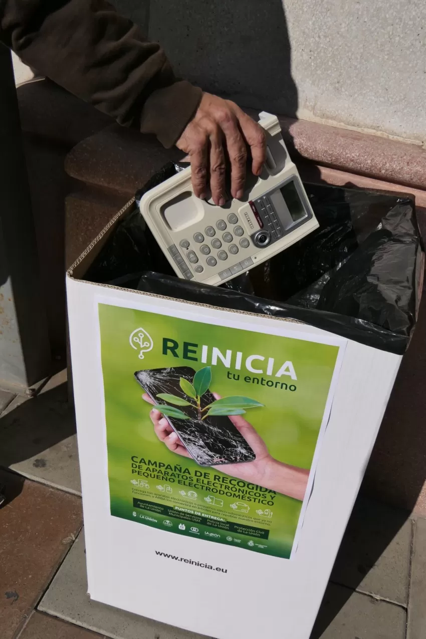 El Ayuntamiento de La Unión reciclará aparatos electrónicos que canjeará por nuevos árboles para la Sierra Minera