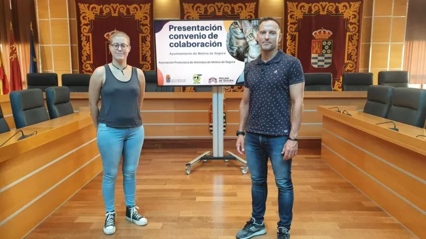 El Ayuntamiento de Molina y APAMS suscriben dos convenios para el control de colonias felinas y el fomento de la adopción