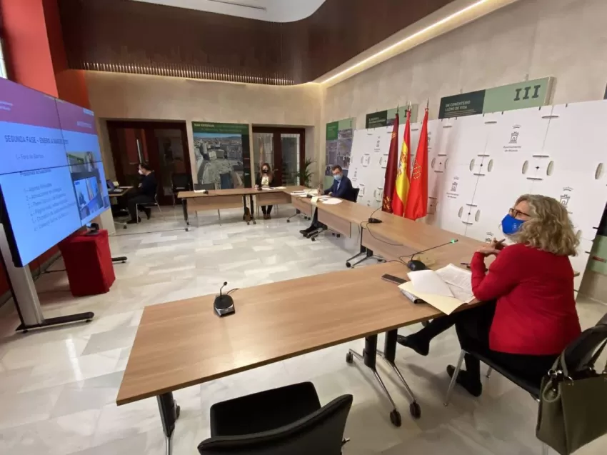 El Ayuntamiento de Murcia aporta a la Junta de Portavoces toda la información sobre el proceso de vacunación