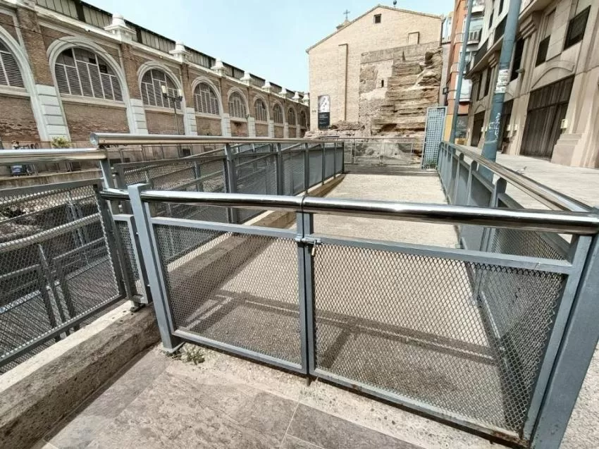 El Ayuntamiento de Murcia destina más de 130.000 euros a actuaciones de conservación de la Muralla de Verónicas