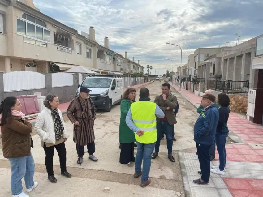 San Javier invierte 530.000 euros en la renovación de servicios urbanísticos del barrio Los Girasoles
