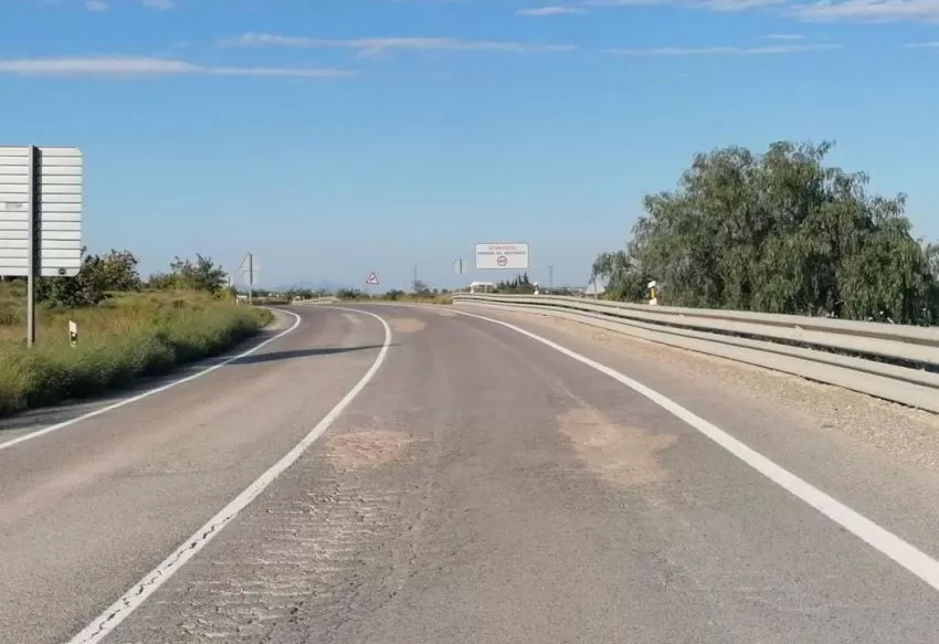 El Ayuntamiento torreño solicita al Gobierno regional el mantenimiento de la carretera de Mula