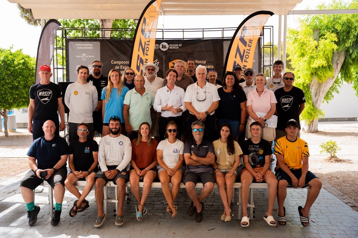 El Campeonato de Europa de Vela clase WASZP reúne en el Mar Menor a 117 regatistas de 16 países