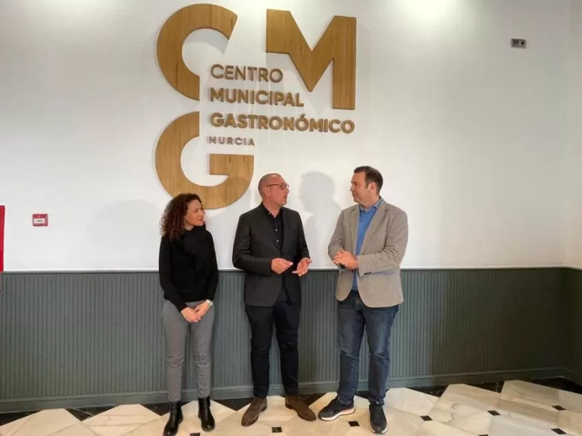 El Centro Municipal Gastronómico de Murcia inaugura su programación de 2023 con un encuentro de chefs con Ferran Adrià