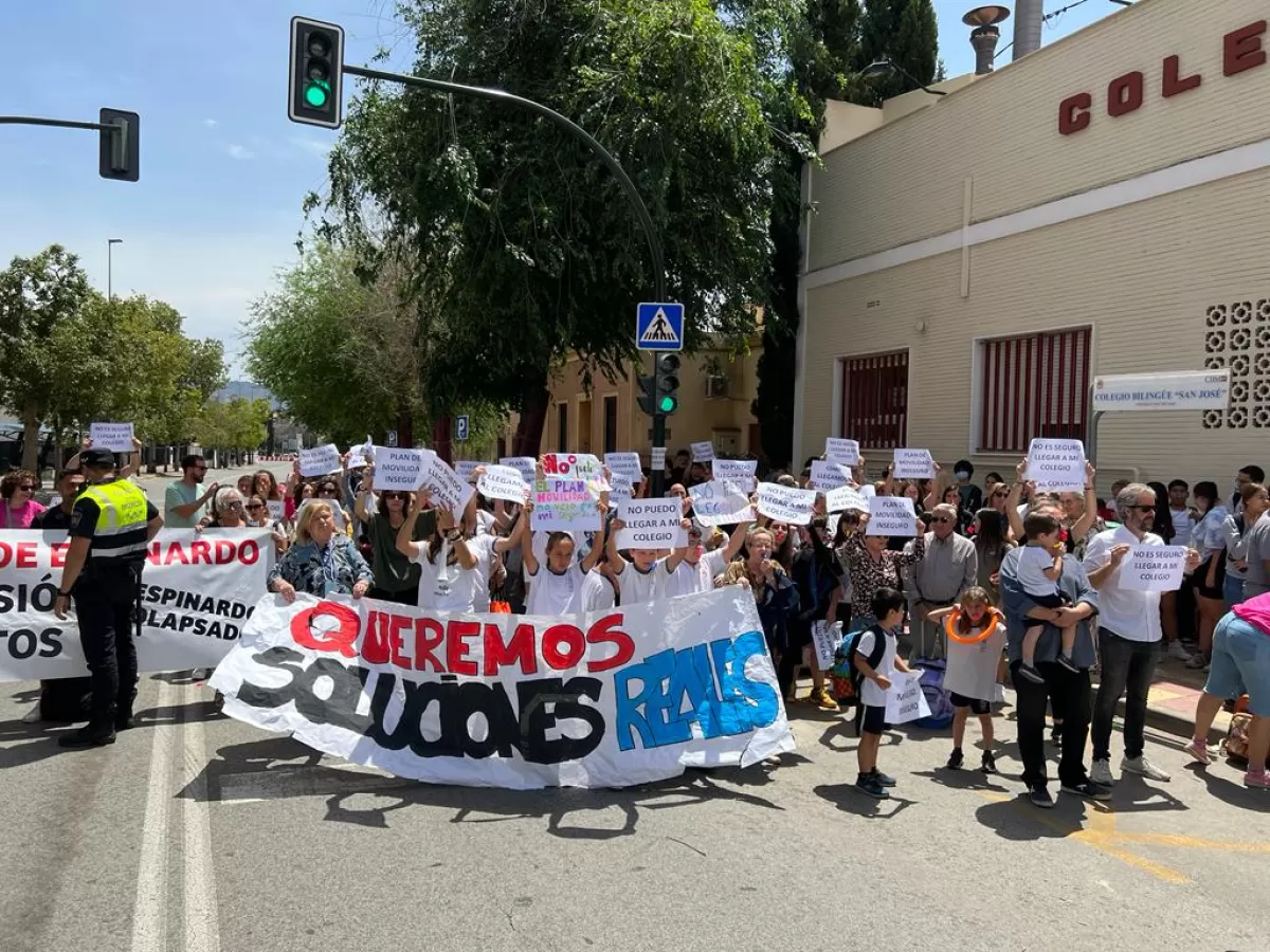 El Colegio San José de Espinardo vuelve a protestar contra el Plan de Movilidad