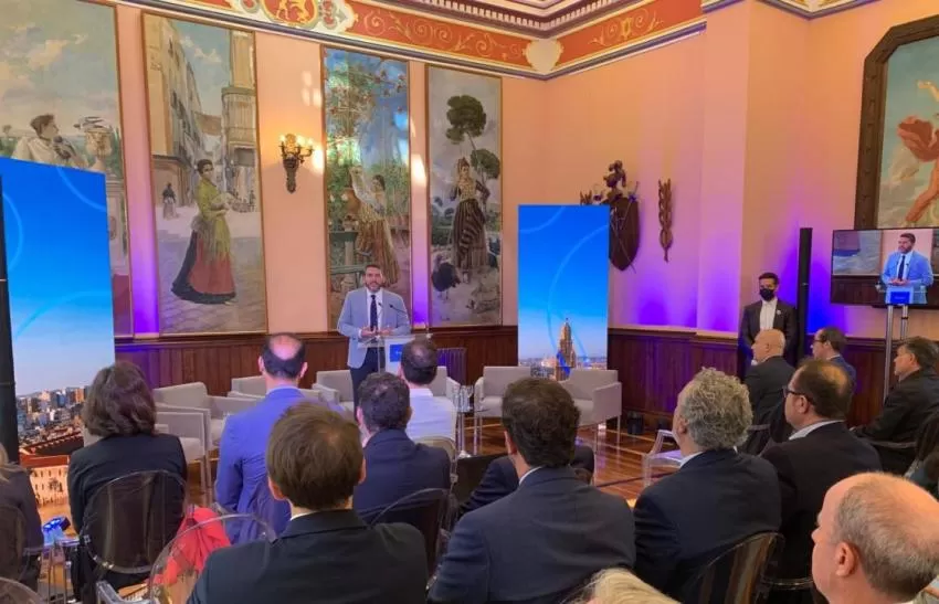 El consejero Luengo destaca el compromiso del sector agroalimentario regional con la innovación y la digitalización