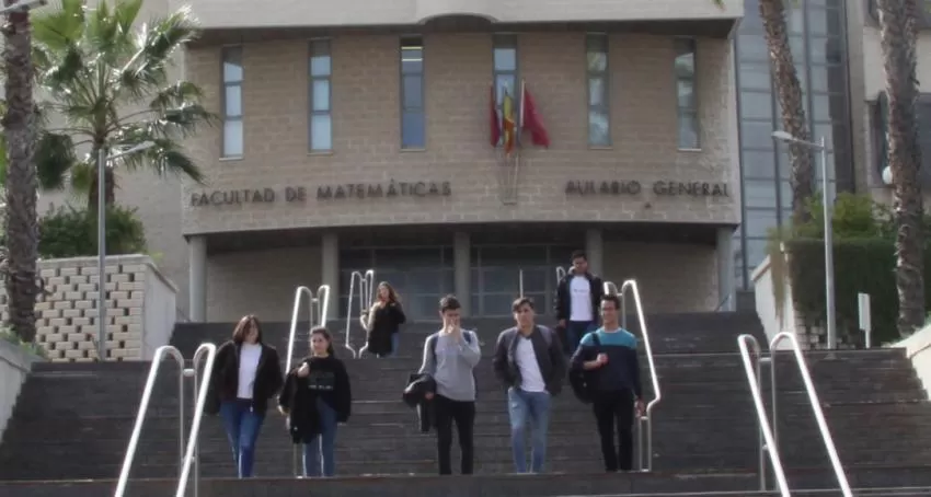 El Consejo de Estudiantes de la UMU solicita la implantación de la docencia presencial "plena"