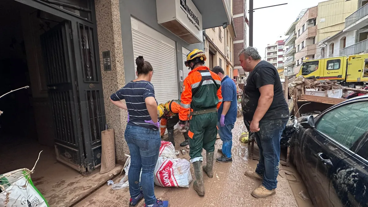 El dispositivo de ayuda dirigido a la Comunidad Valenciana se mantiene por tercer día con 130 voluntarios