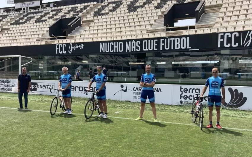 El equipo ultraciclista Cartagena-Ricardo Fuentes protagoniza un reto que pondrá en valor la diversidad gastronómica de la Región