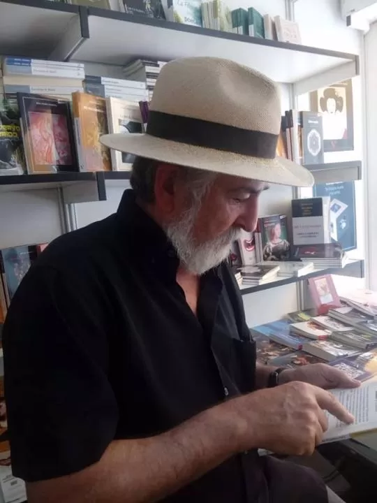 El escritor cartagenero José Siles ofrece este lunes una lectura poética en el Café El Sur